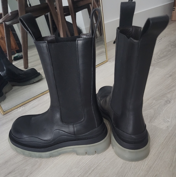 Bottega Veneta Tire Chelsea Boot - Picture 2 of 11